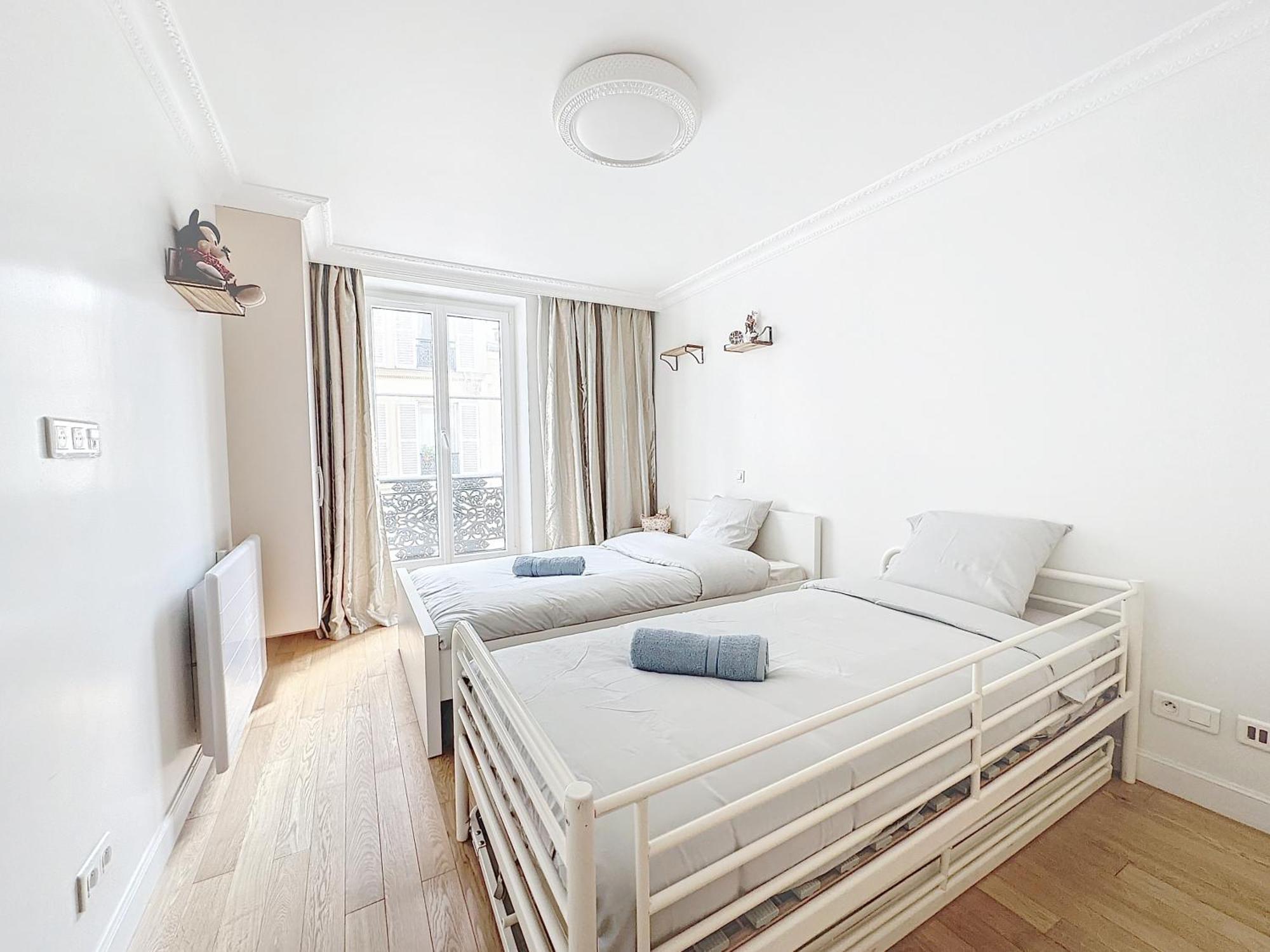 Appartement 118 - , Place De La Republique, 7 Personnes Parijs